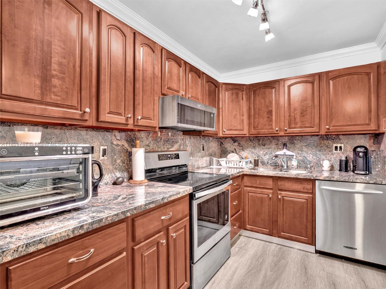 VILLA DORADA CONDO NO 2 - Residential