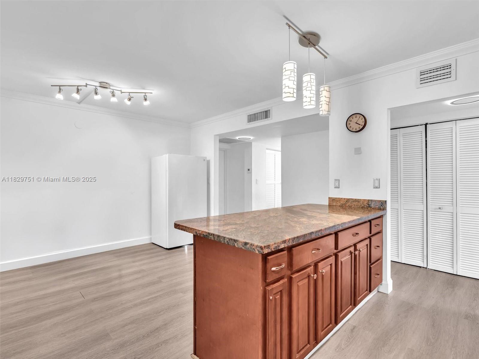 VILLA DORADA CONDO NO 2 - Residential