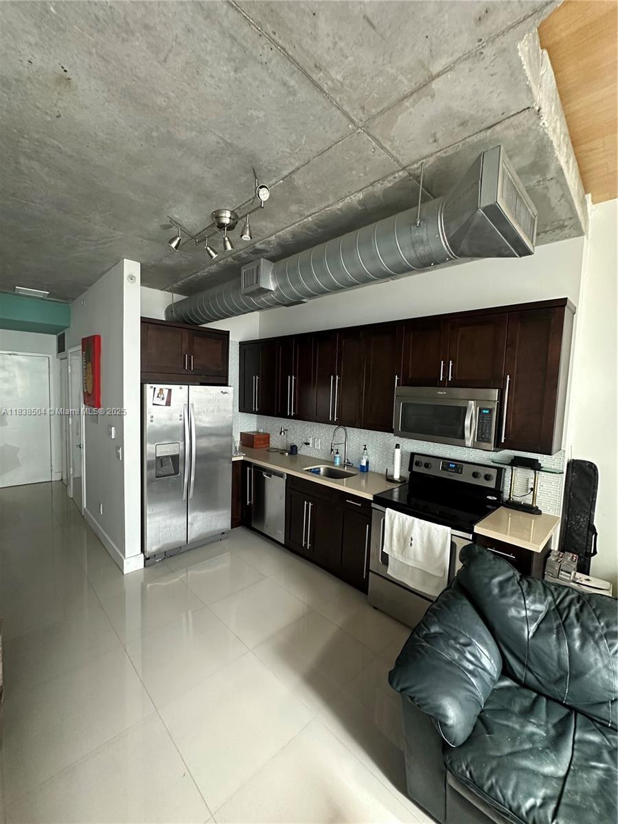 690 SW 1st Ct 1010