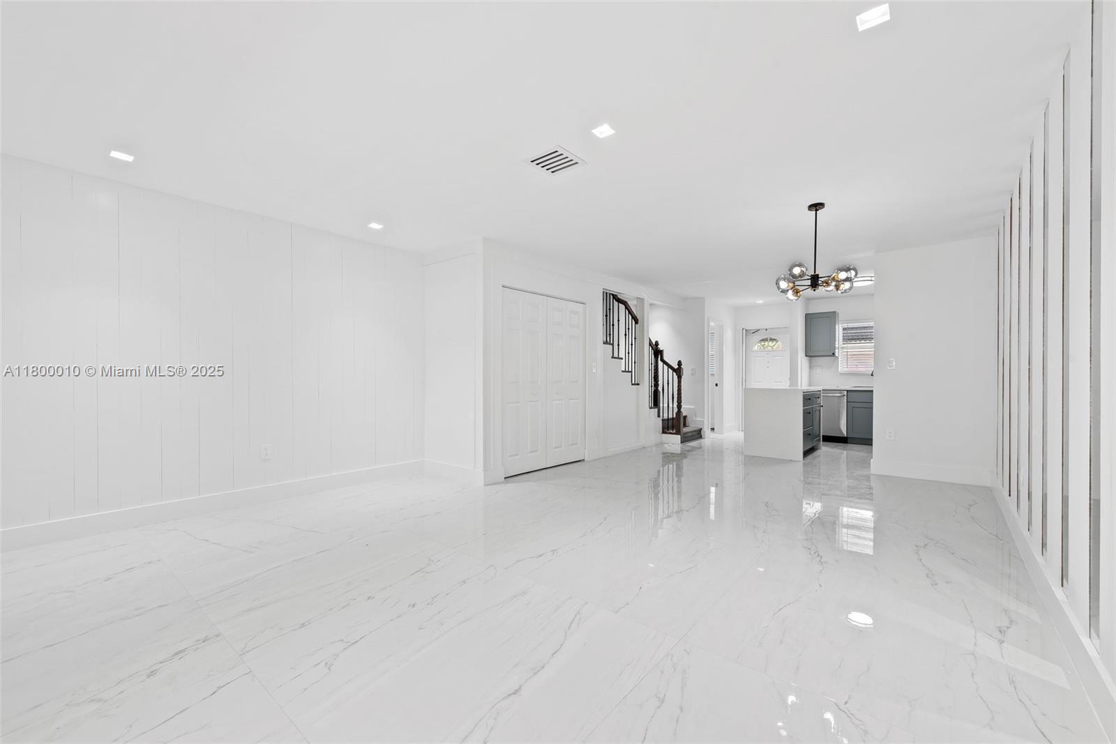 450 Se 7th St 214, Dania Beach, Miami-Dade County, Florida - 2 Bedrooms  
2 Bathrooms - 