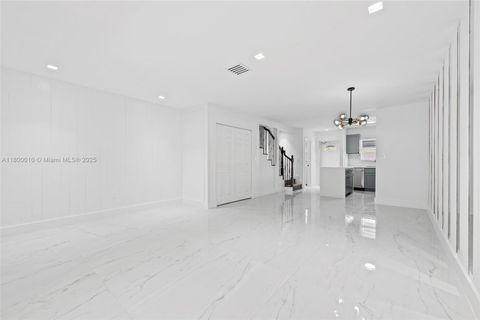 450 SE 7th St 214 Dania Beach FL 33004