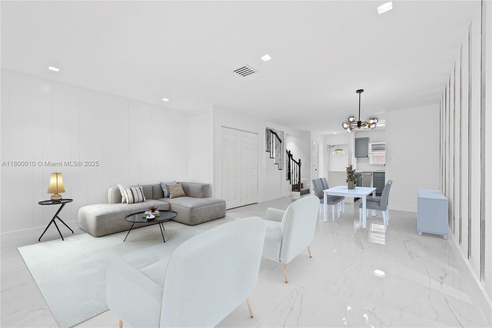 450 SE 7th St 214
