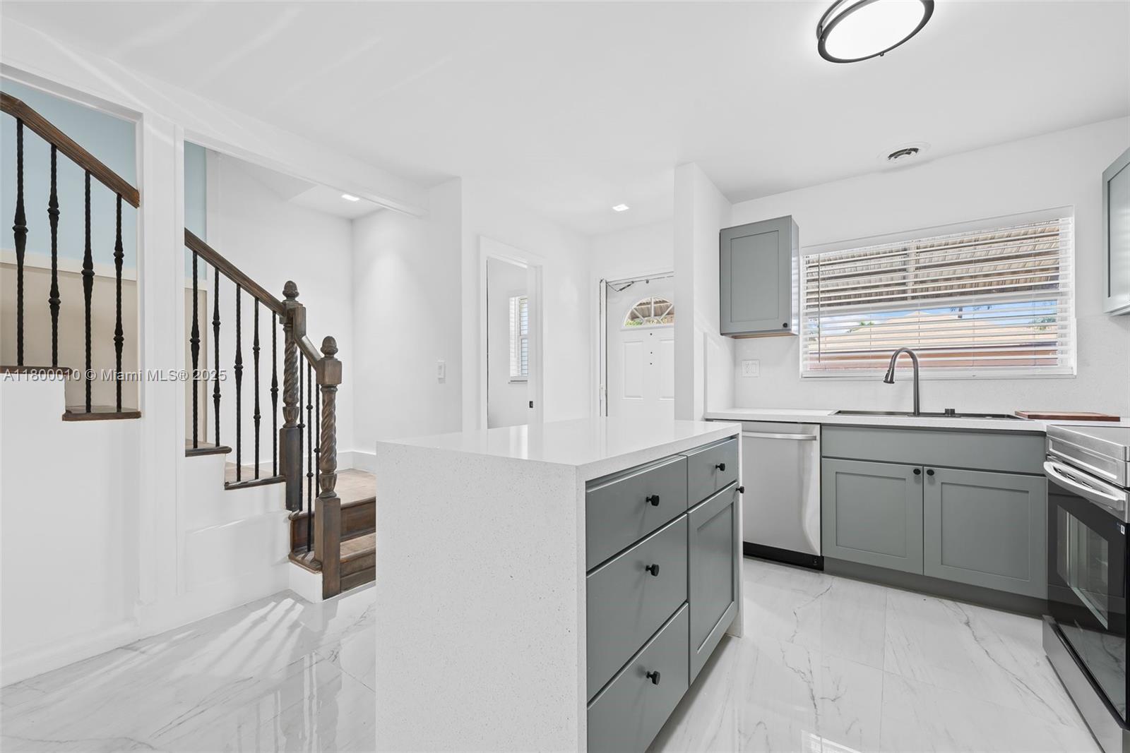450 SE 7th St 214