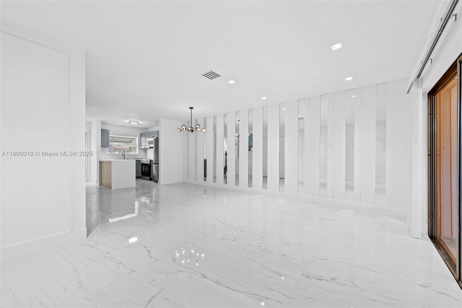 450 SE 7th St 214