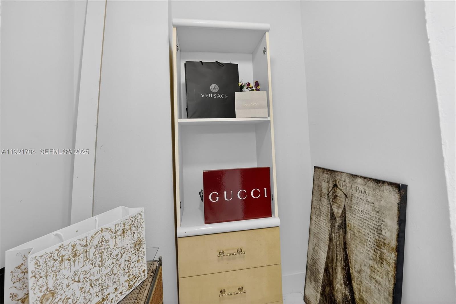 ARLEN HOUSE CONDO - Residential