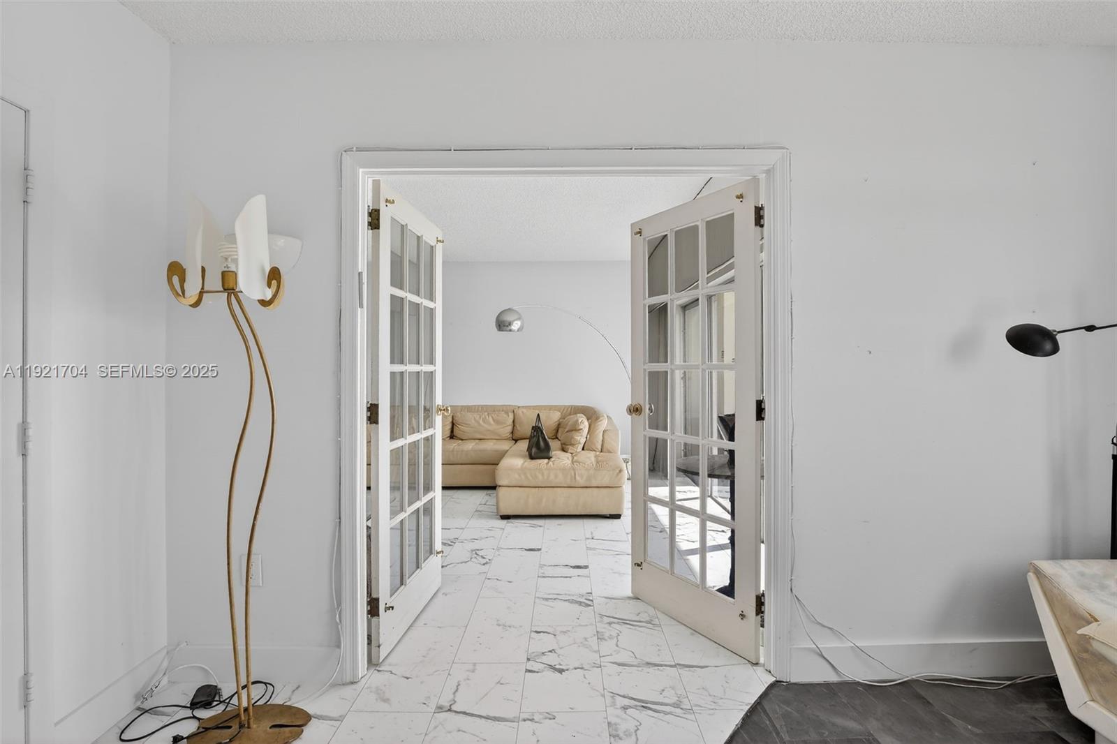 ARLEN HOUSE CONDO - Residential