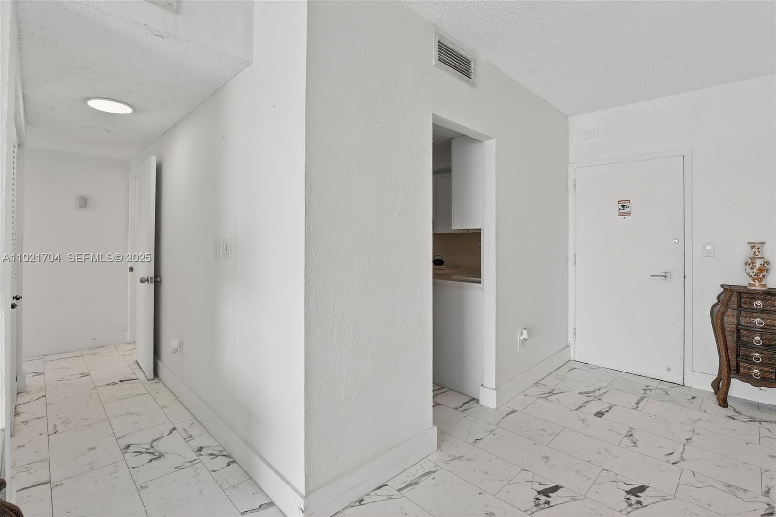 ARLEN HOUSE CONDO - Residential