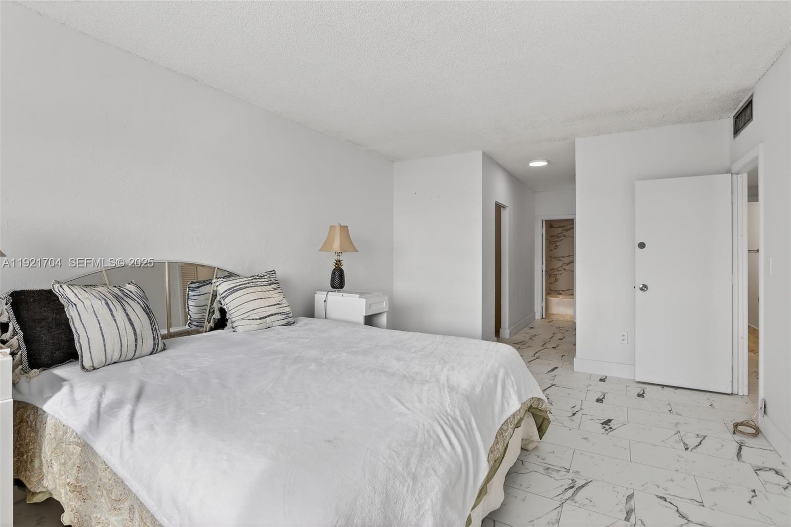 ARLEN HOUSE CONDO - Residential