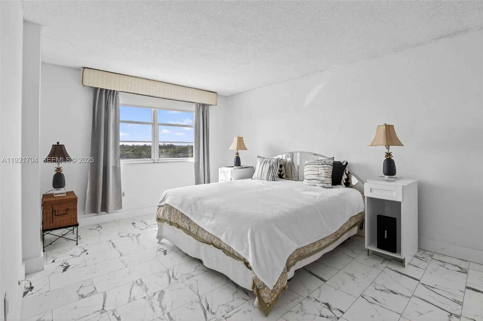 ARLEN HOUSE CONDO - Residential