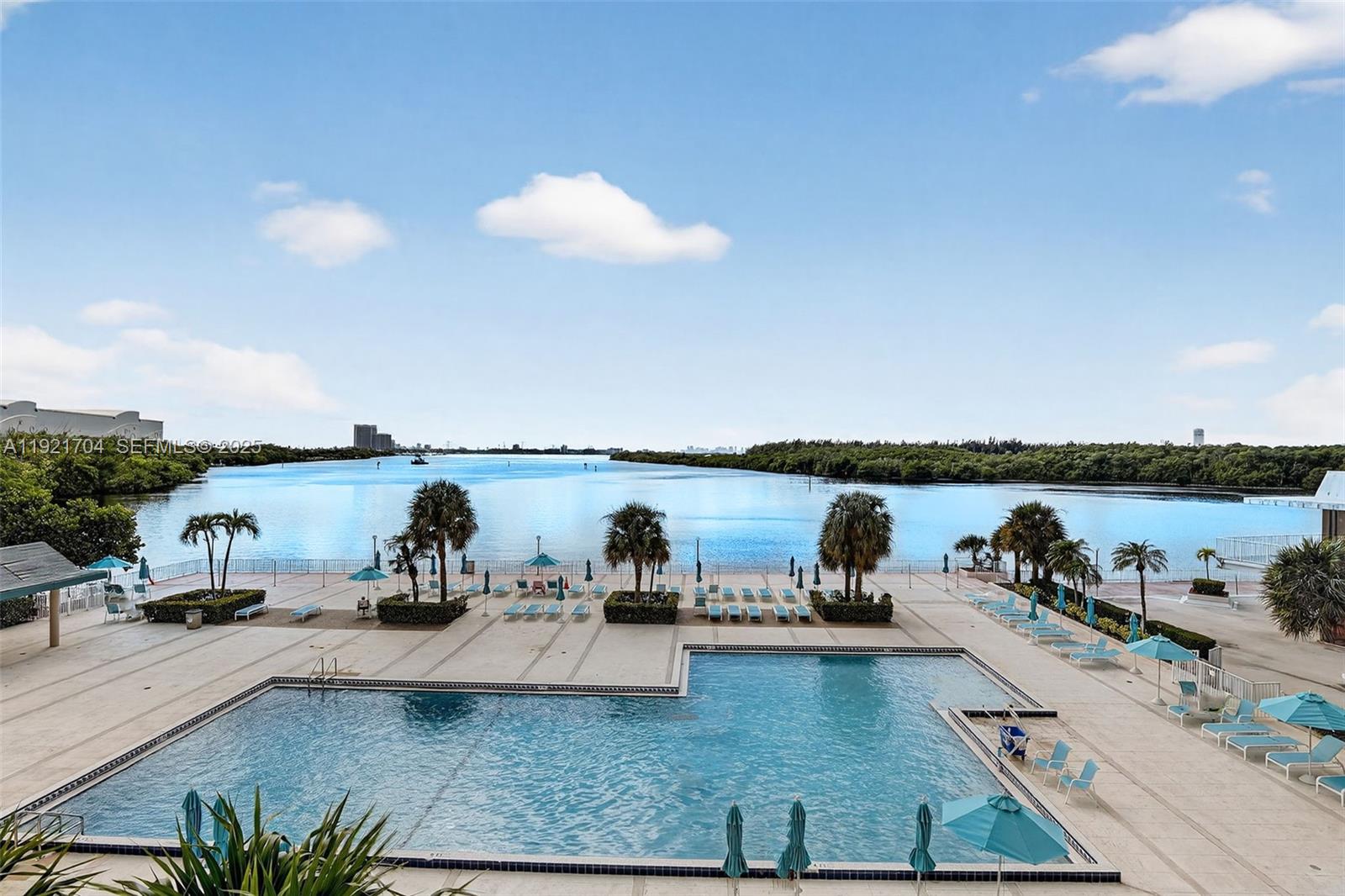 ARLEN HOUSE CONDO - Residential