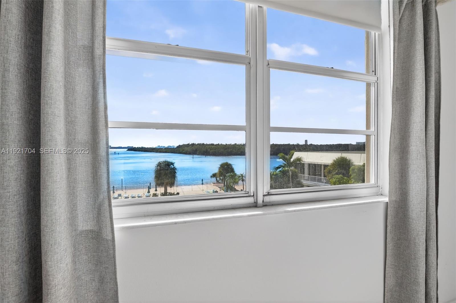 ARLEN HOUSE CONDO - Residential