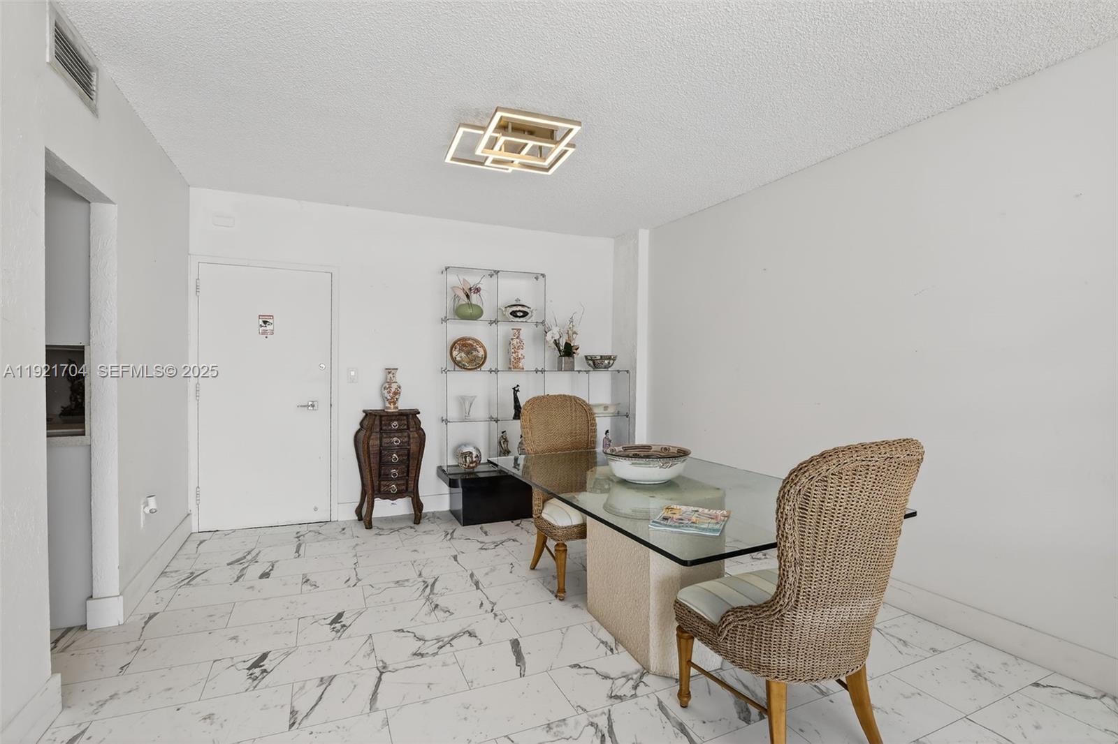 ARLEN HOUSE CONDO - Residential