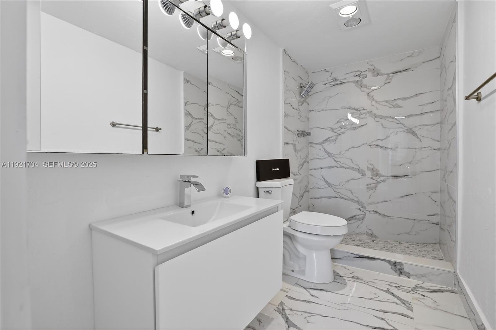 ARLEN HOUSE CONDO - Residential