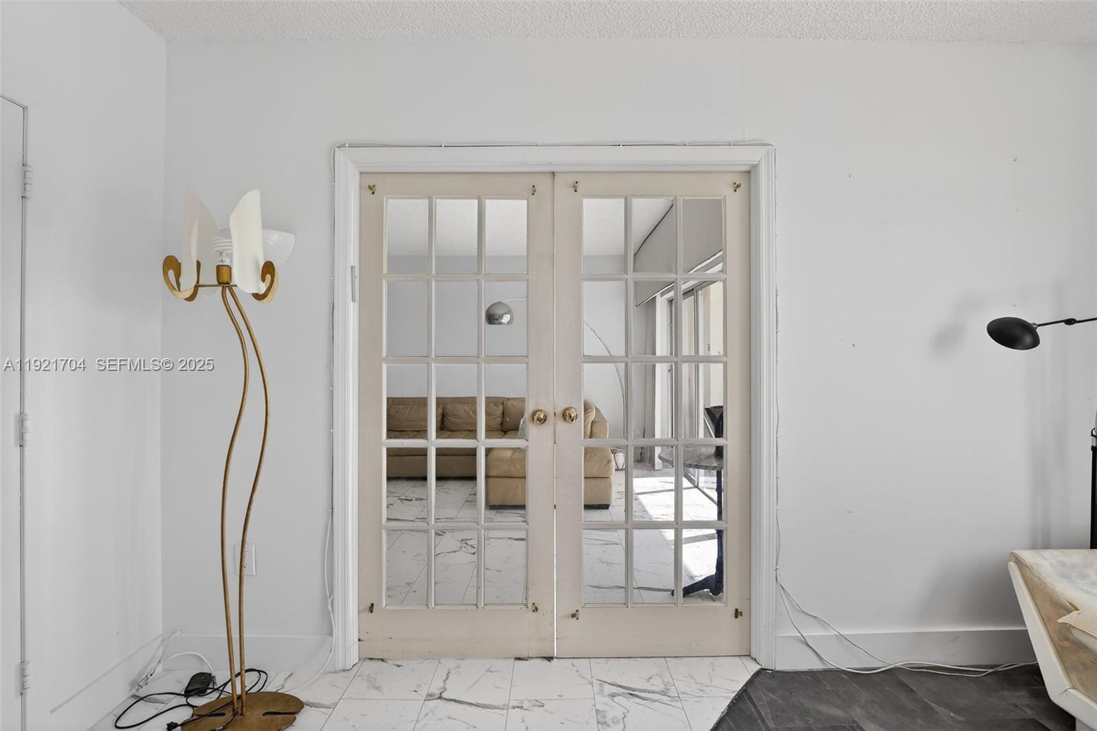 ARLEN HOUSE CONDO - Residential