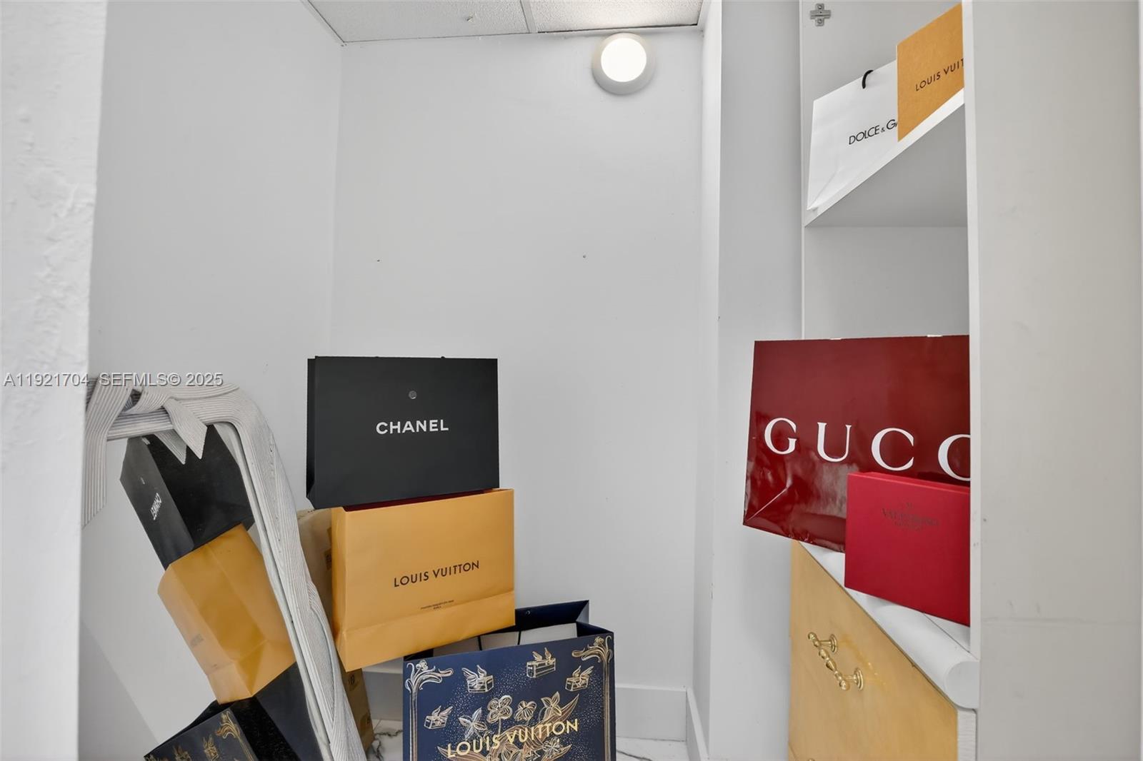 ARLEN HOUSE CONDO - Residential