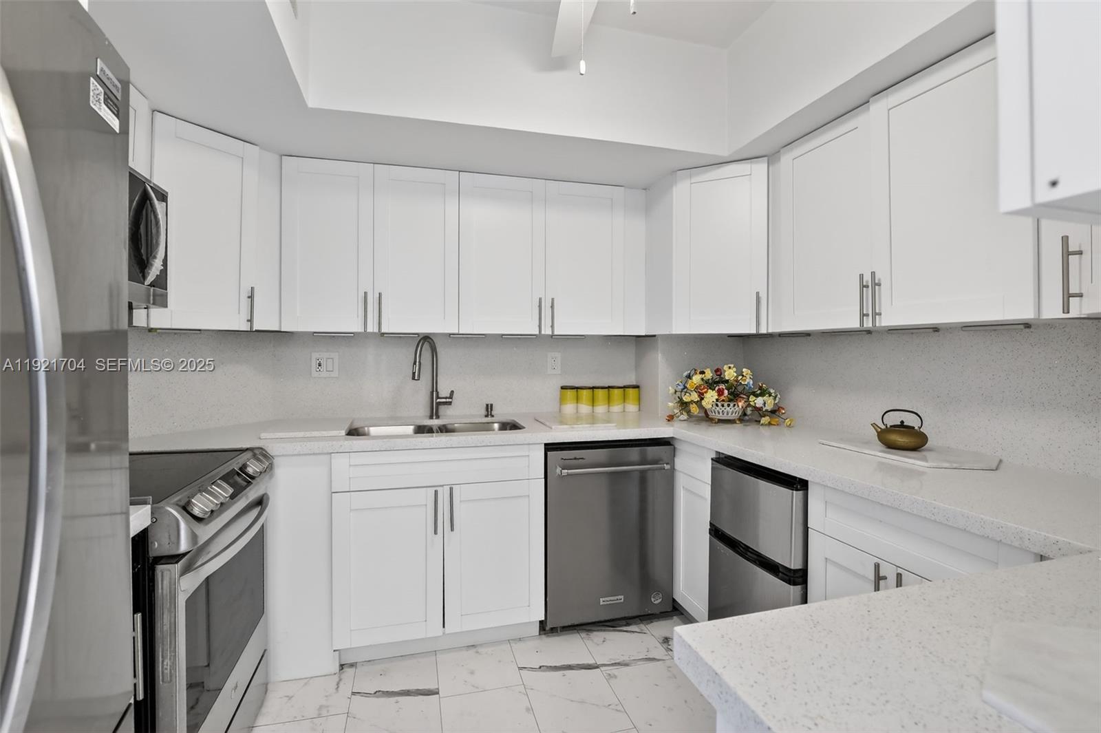 ARLEN HOUSE CONDO - Residential