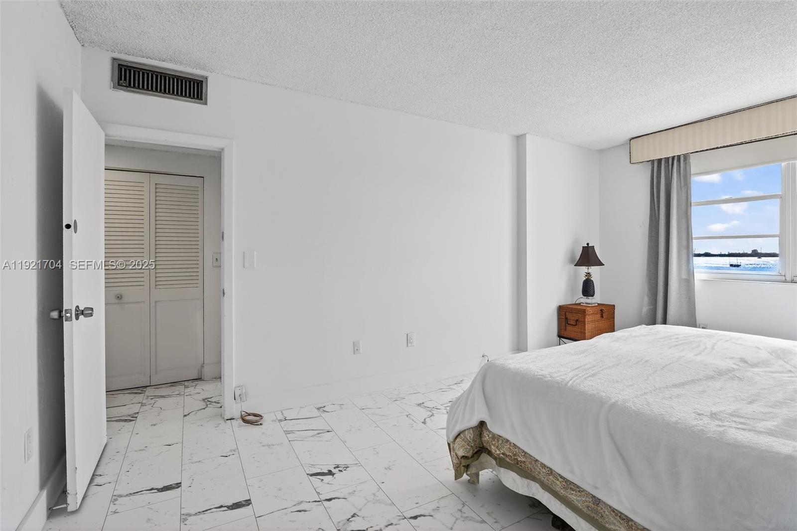 ARLEN HOUSE CONDO - Residential