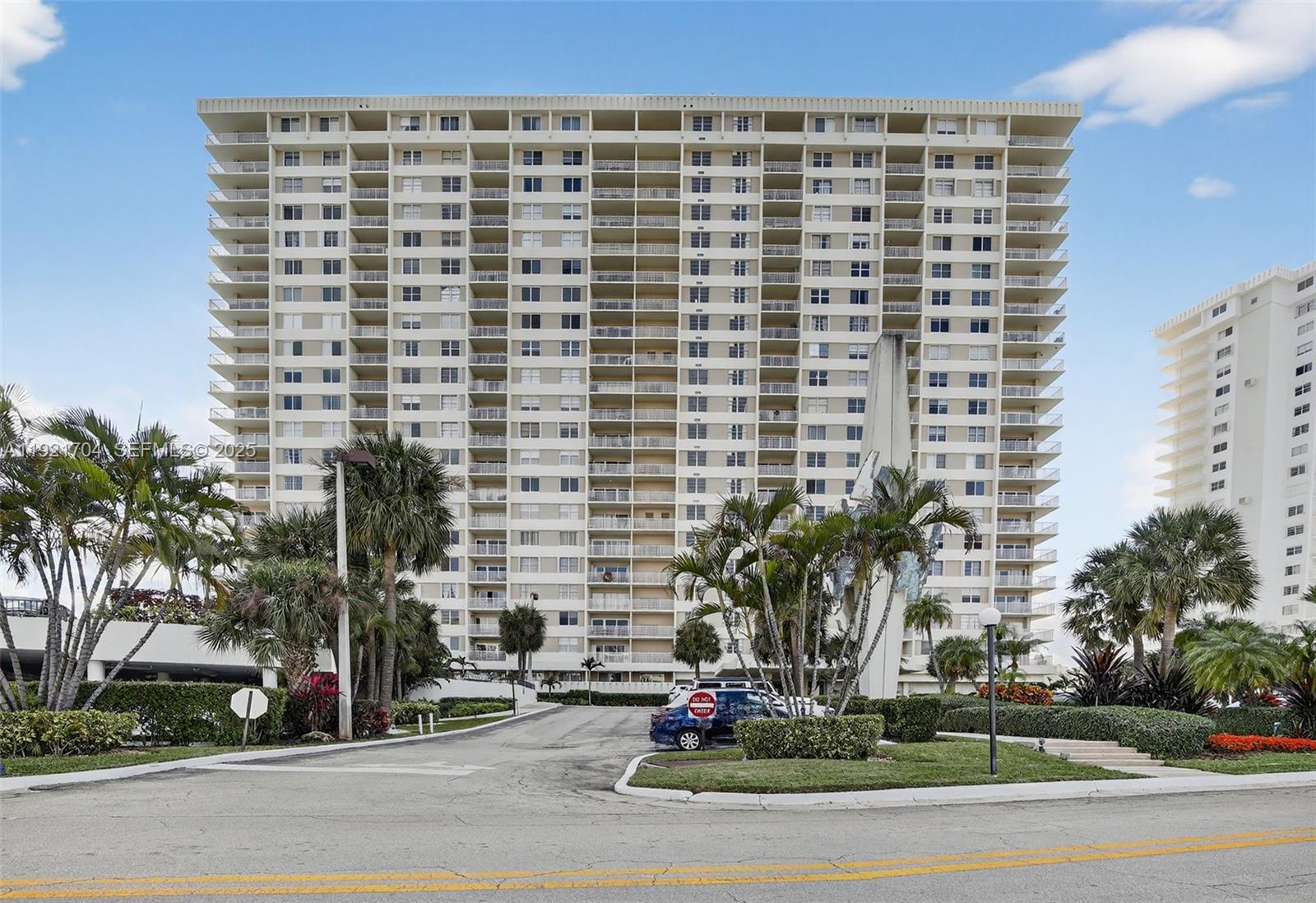 ARLEN HOUSE CONDO - Residential