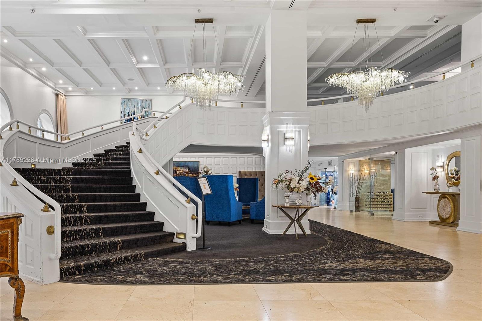 THE ALEXANDER CONDO - Residential