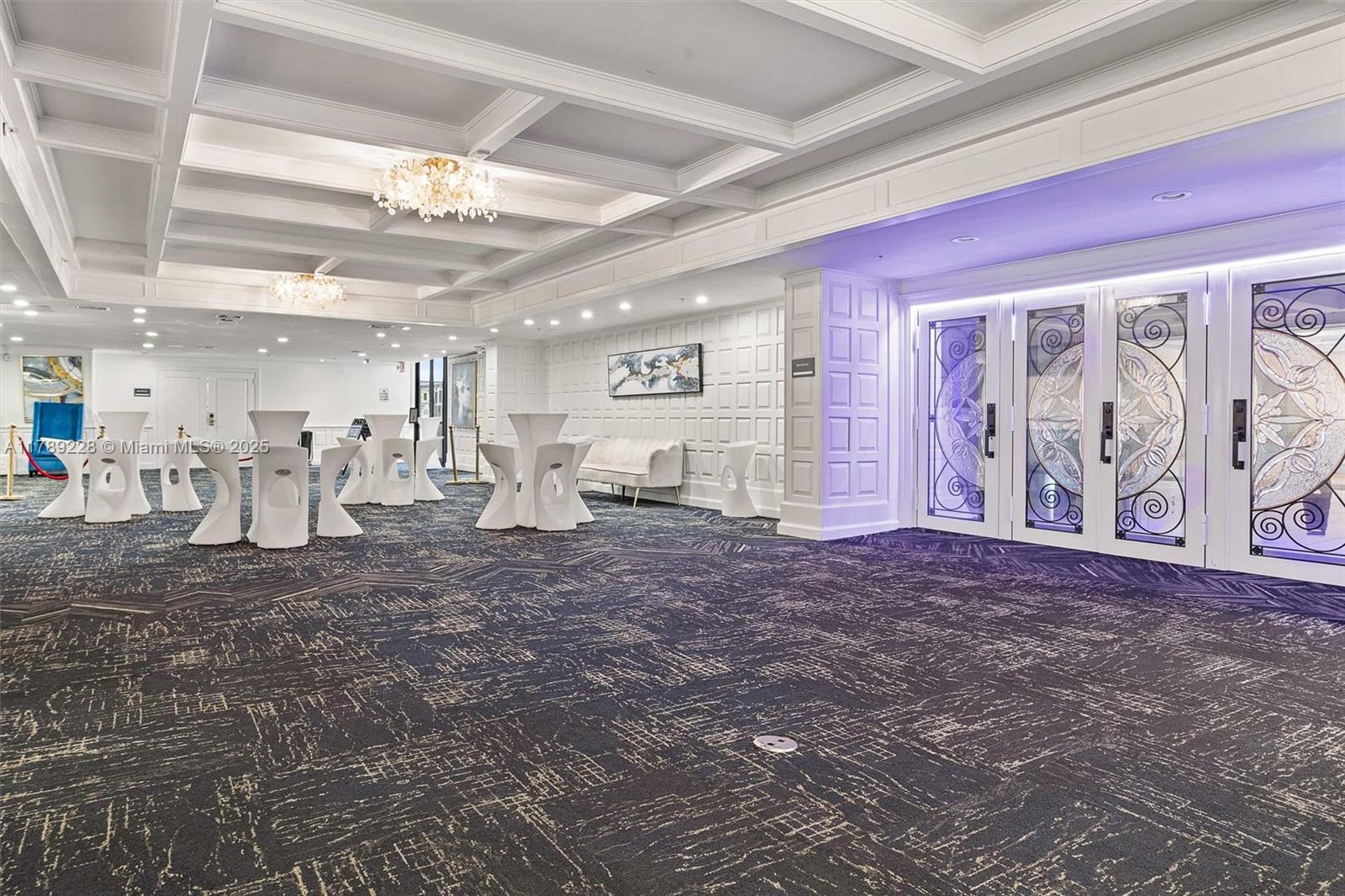 THE ALEXANDER CONDO - Residential