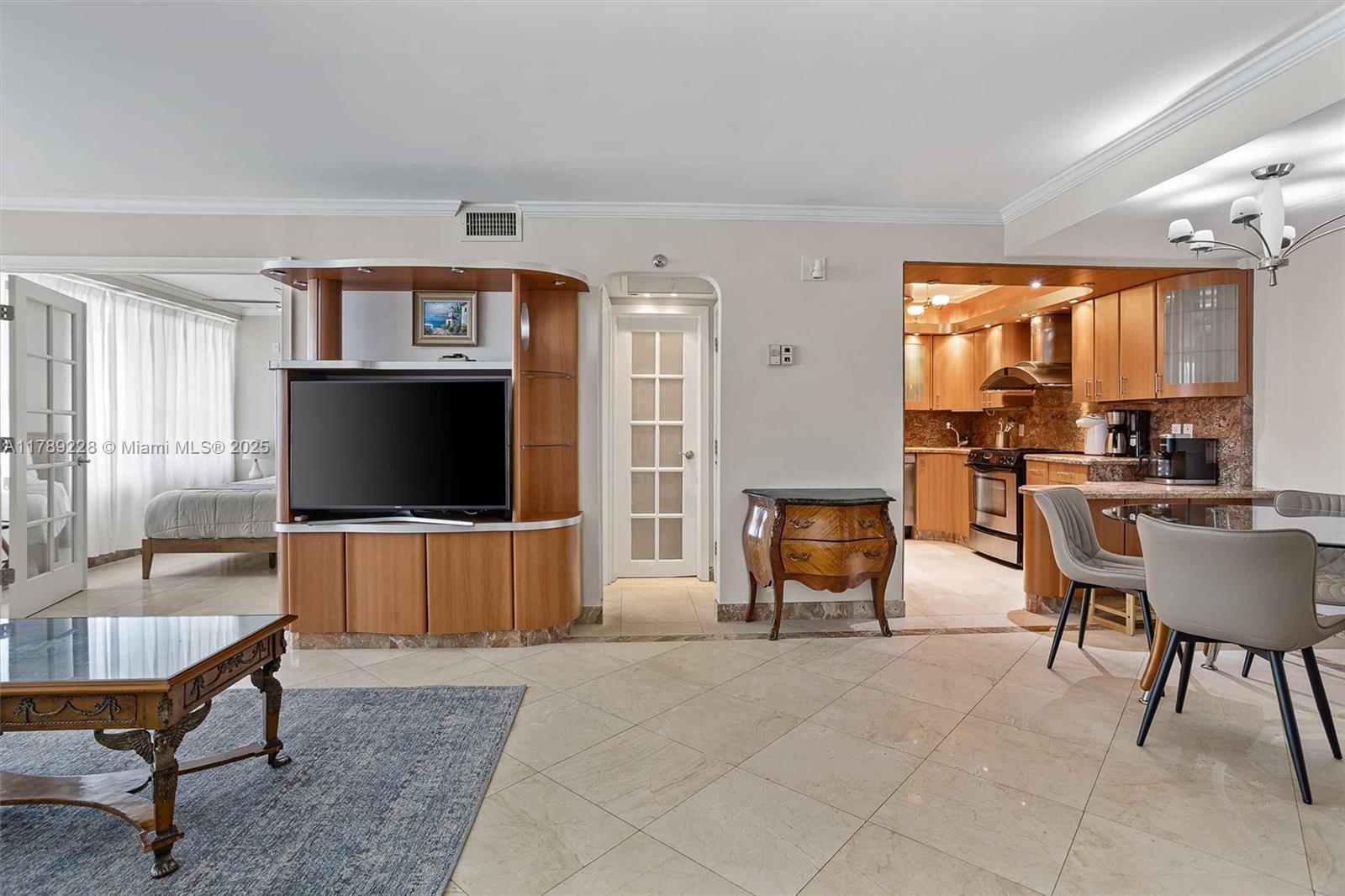 THE ALEXANDER CONDO - Residential