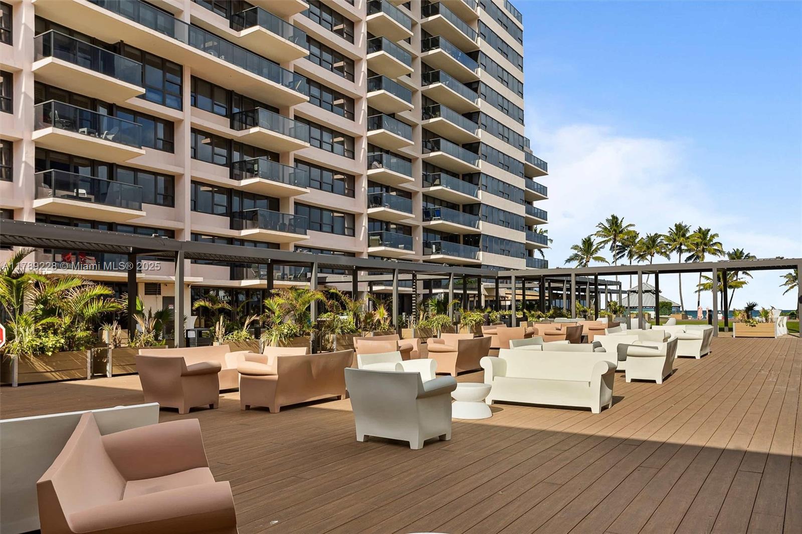 THE ALEXANDER CONDO - Residential