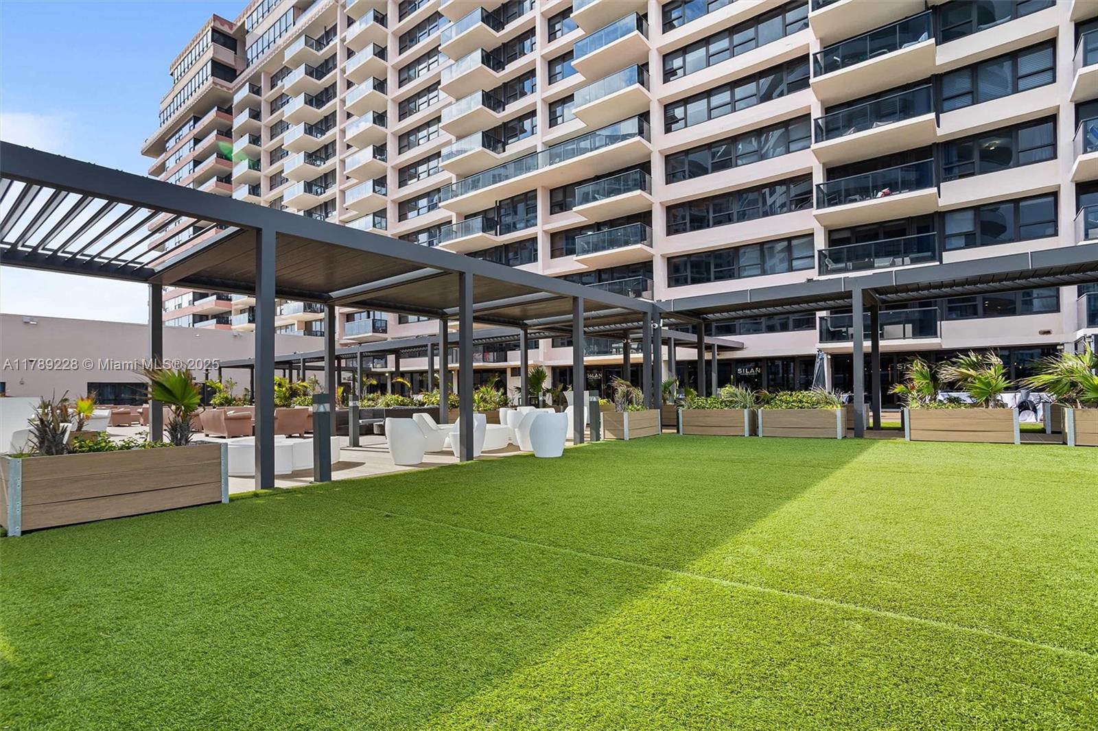 THE ALEXANDER CONDO - Residential