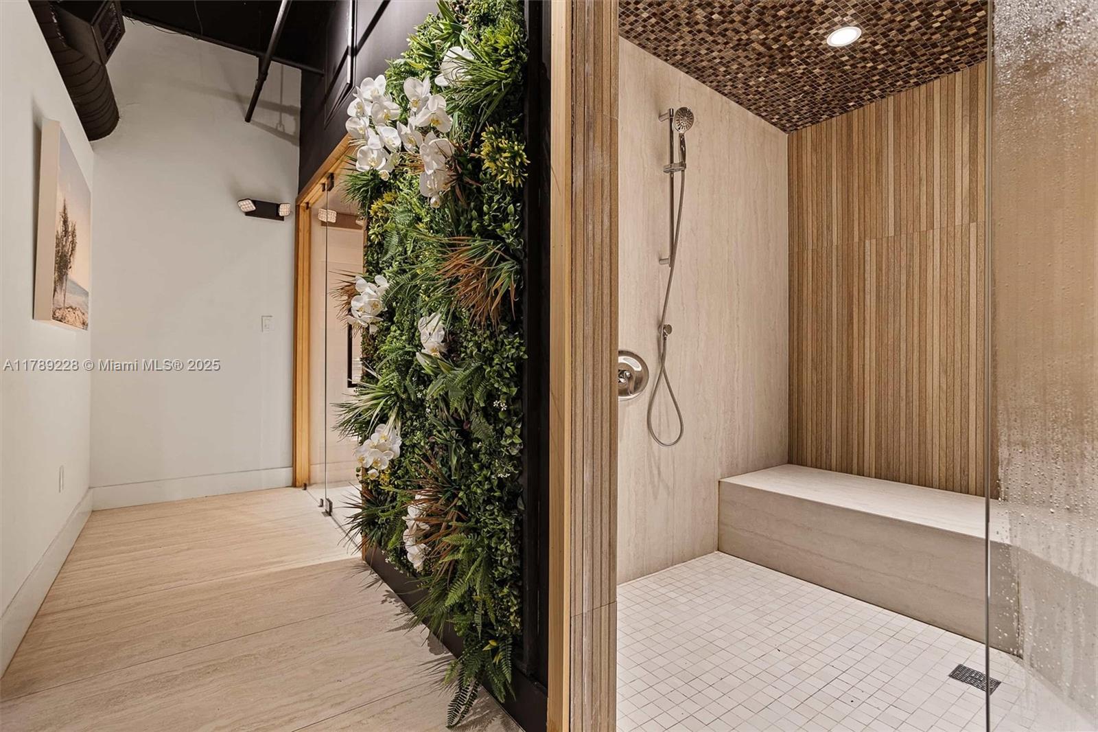 THE ALEXANDER CONDO - Residential