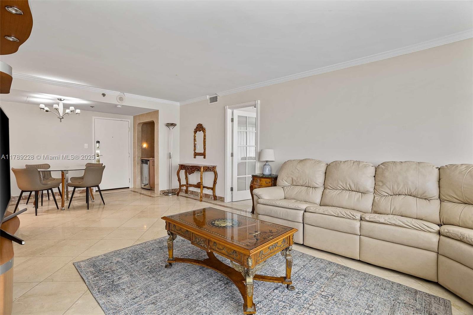 THE ALEXANDER CONDO - Residential