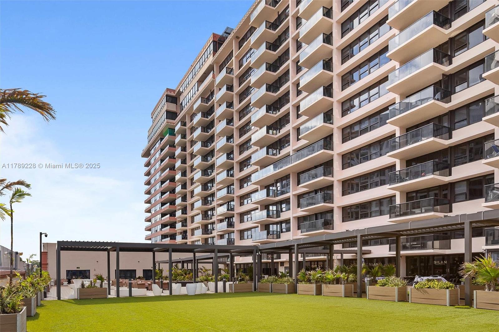 THE ALEXANDER CONDO - Residential