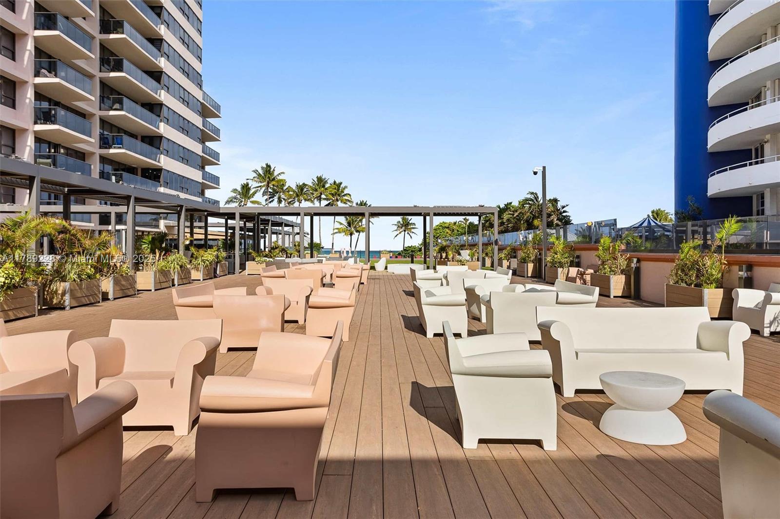 THE ALEXANDER CONDO - Residential