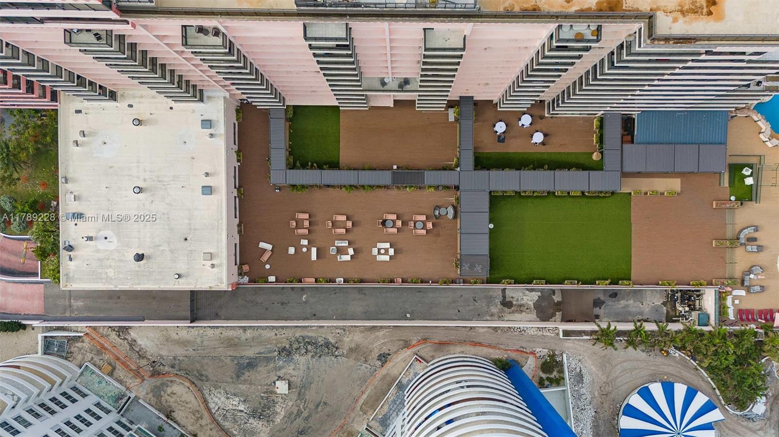 THE ALEXANDER CONDO - Residential