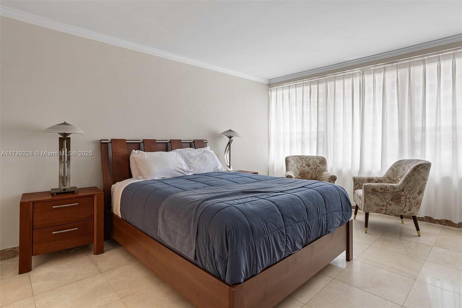 THE ALEXANDER CONDO - Residential