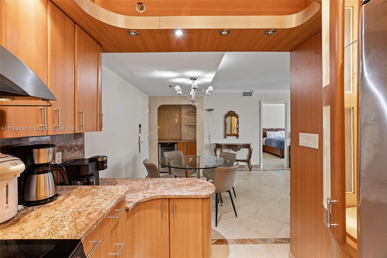 THE ALEXANDER CONDO - Residential