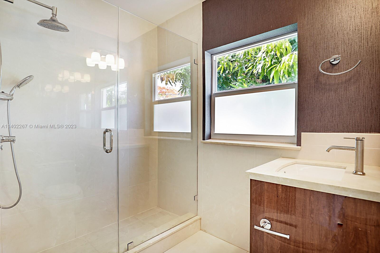 ALTOS DEL MAR NO 4 - Residential