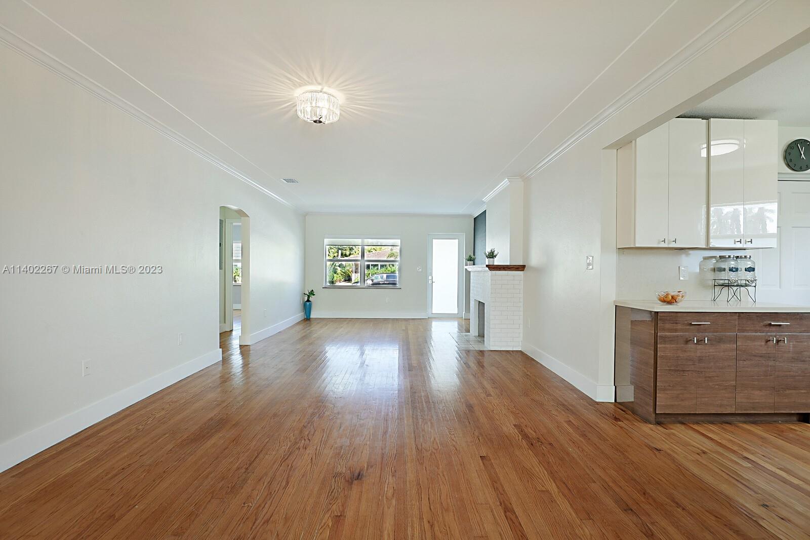 ALTOS DEL MAR NO 4 - Residential