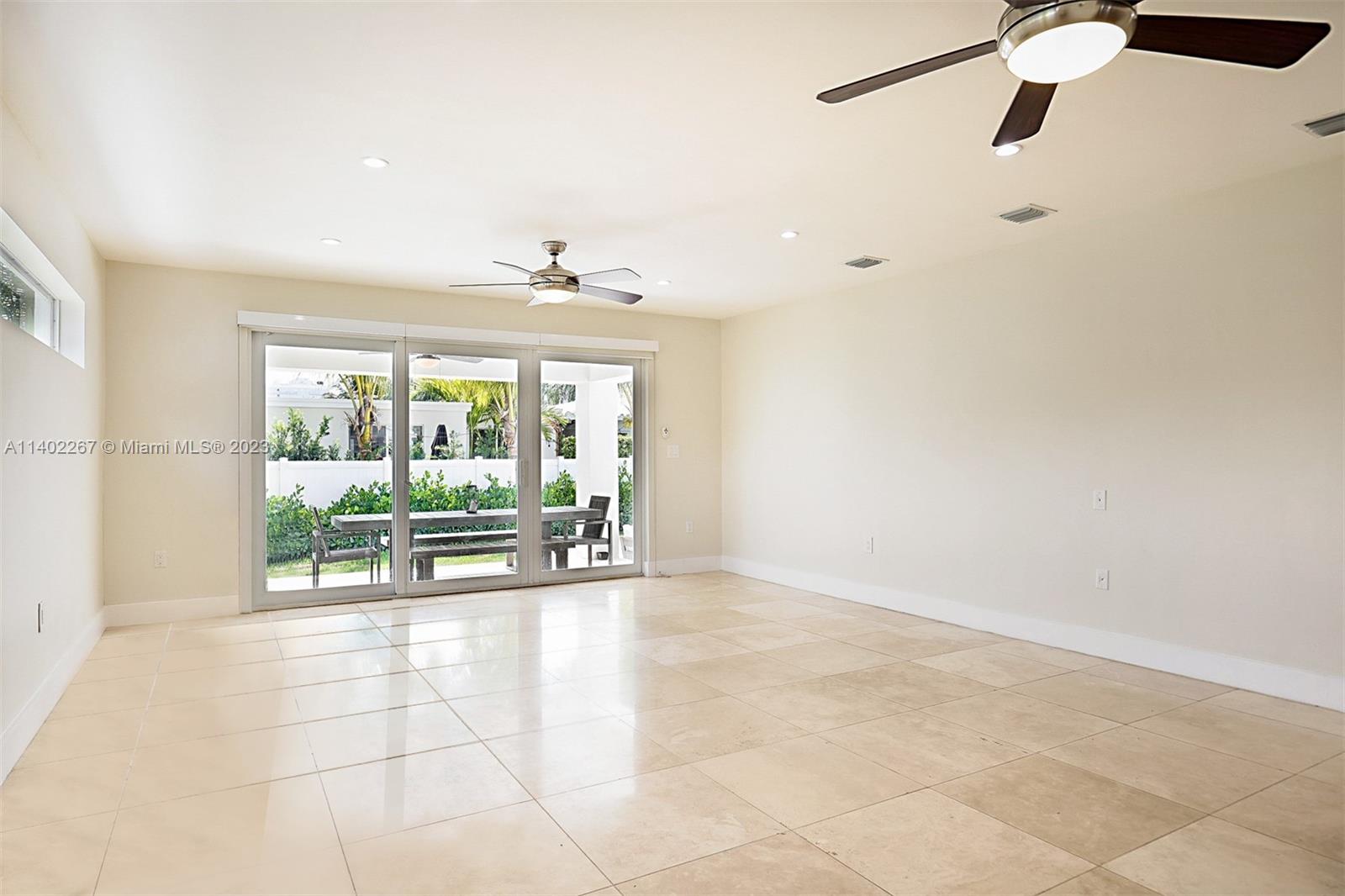 ALTOS DEL MAR NO 4 - Residential