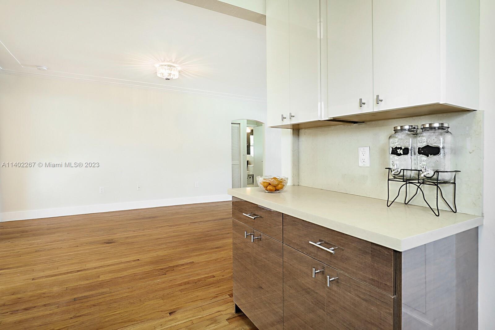 ALTOS DEL MAR NO 4 - Residential