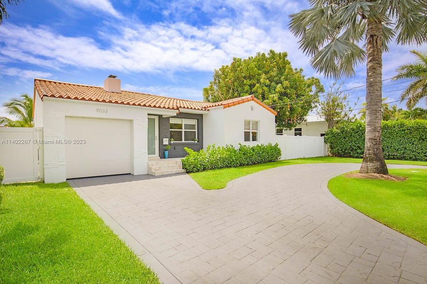 AMAZING OVER SIZED LOT WITH GREAT FLOORPLAN. STEP INTO THIS THREE BEDROOM 3 BATH WITH ONE CAR GARAGE AND A POOL.  THIS IS A BEAUTIFUL HOME IN SOUGHT AFTER SURFSIDE.  VACANT , VERY EASY TO SHOW. DO NOT MISS THIS FABULOUS HOME. THE MASTER BEDROOM HAS A BEAUTIFUL GARDEN VIEW OVERLOOKING THE POOL AREA.