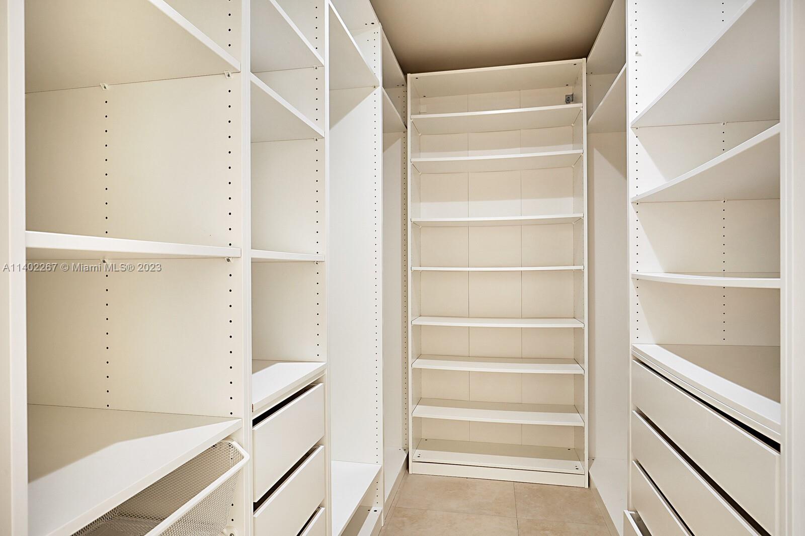 ALTOS DEL MAR NO 4 - Residential