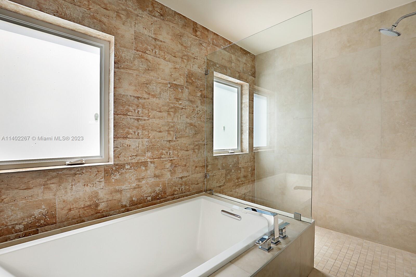 ALTOS DEL MAR NO 4 - Residential