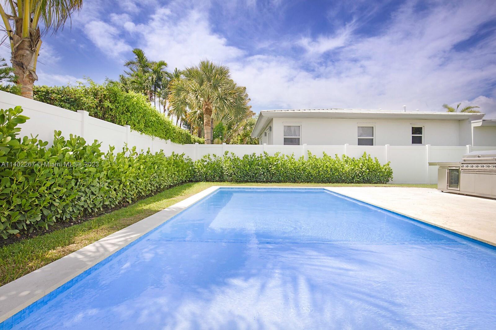 ALTOS DEL MAR NO 4 - Residential