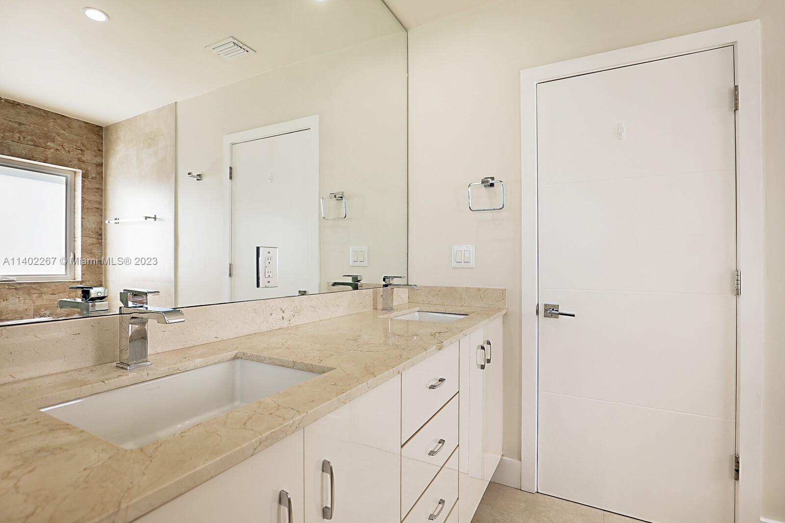 ALTOS DEL MAR NO 4 - Residential