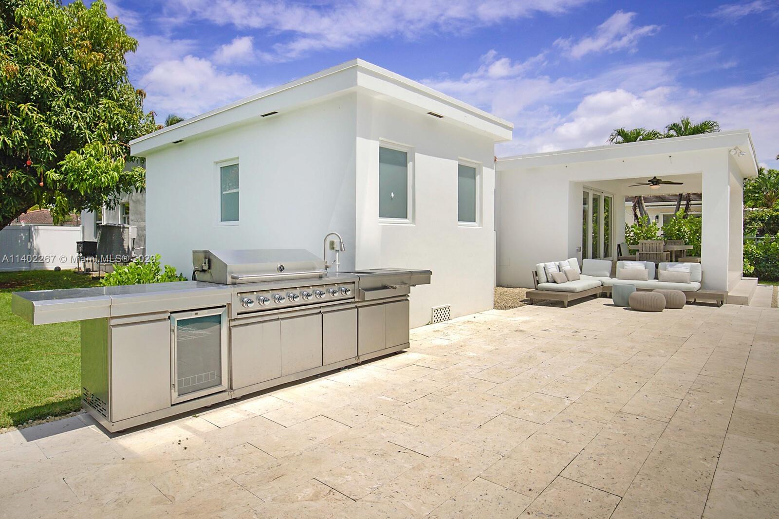 ALTOS DEL MAR NO 4 - Residential