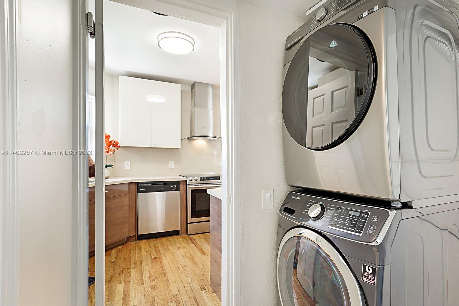 ALTOS DEL MAR NO 4 - Residential