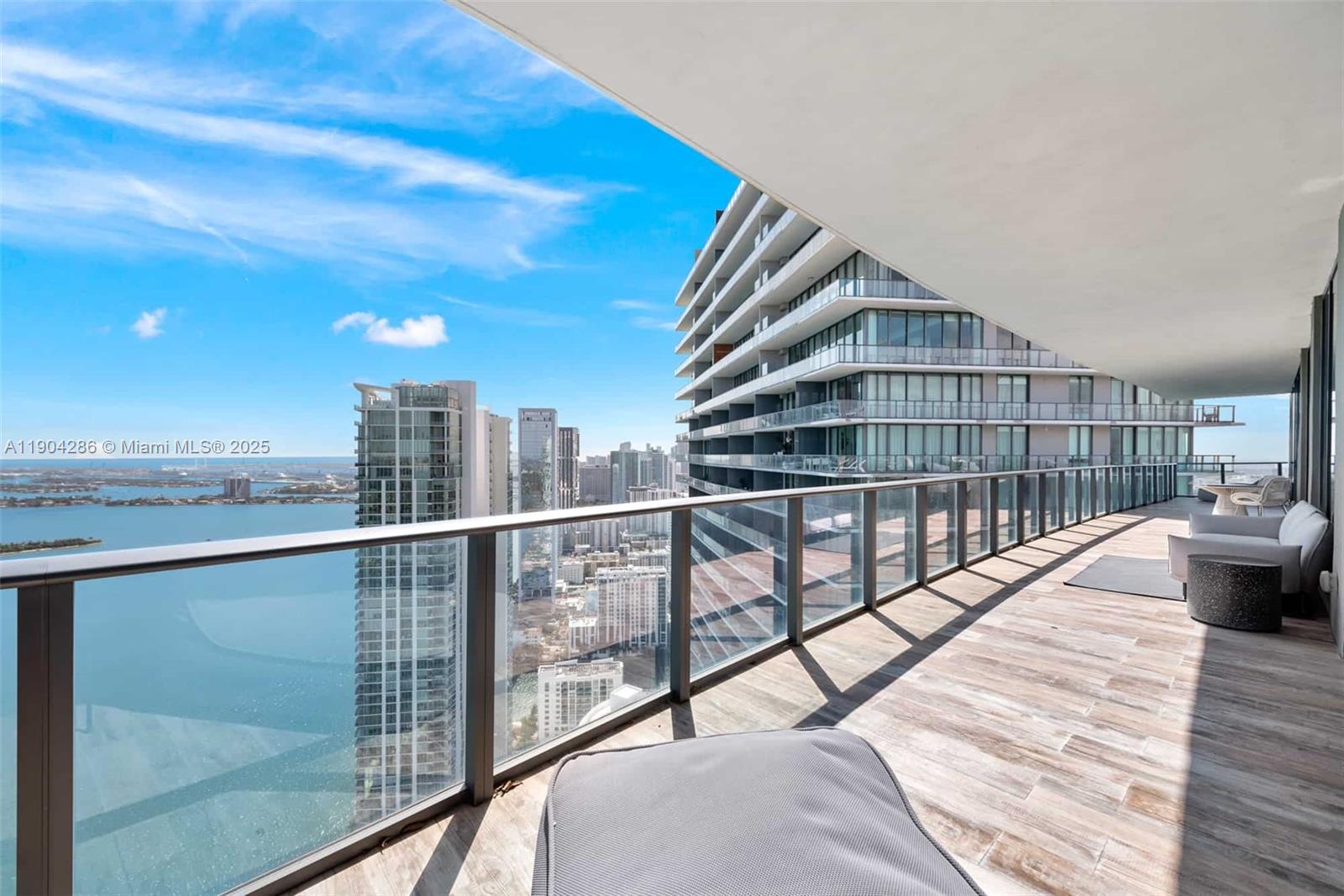 PARAISO BAY CONDO - Residential Lease