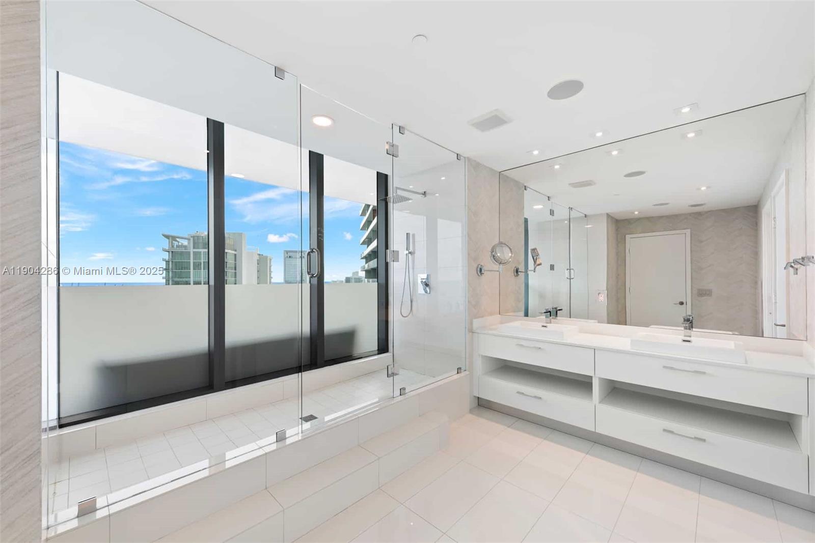 PARAISO BAY CONDO - Residential Lease