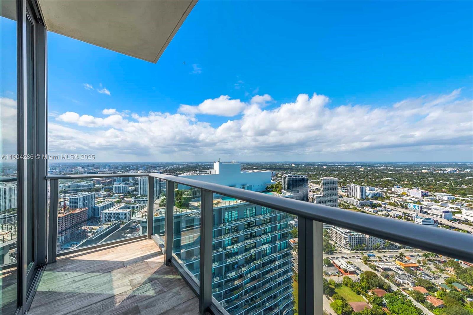 PARAISO BAY CONDO - Residential Lease