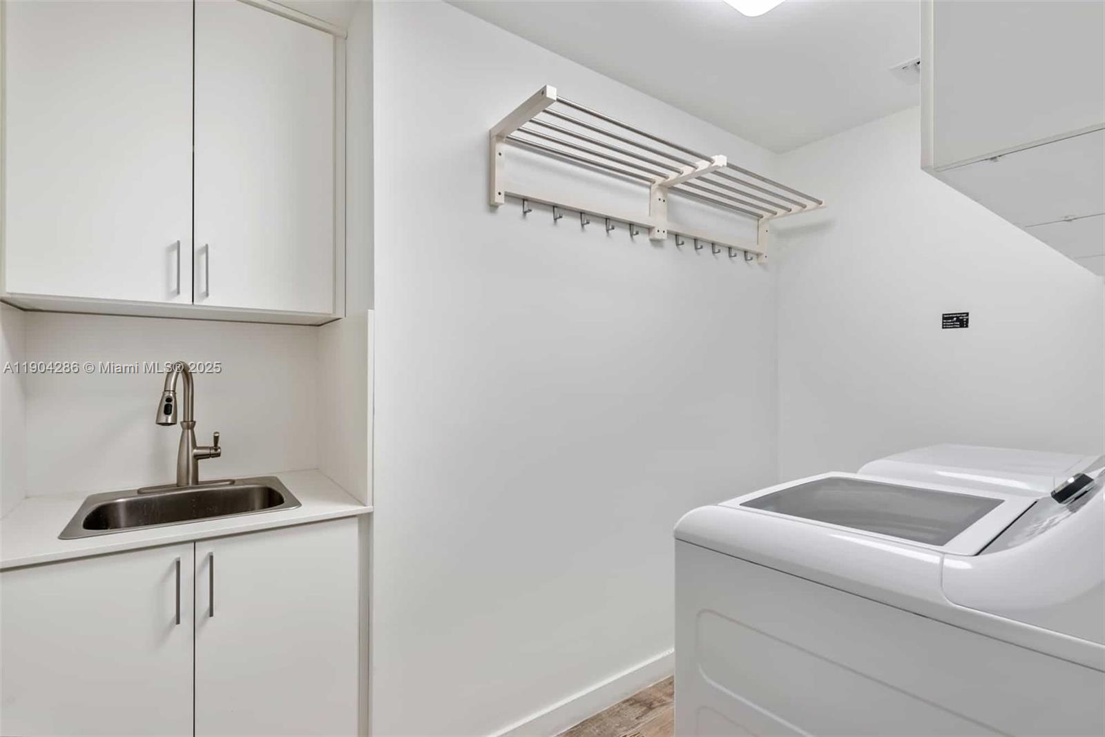 PARAISO BAY CONDO - Residential Lease