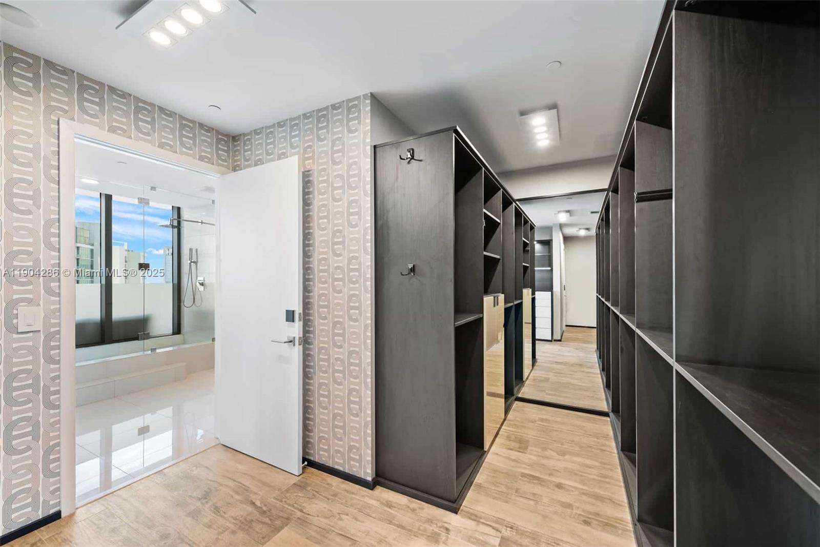 PARAISO BAY CONDO - Residential Lease